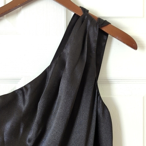 Lulu's On the Guest List Satin One-Shoulder Formal A-Line Maxi Dress Black Small - Picture 4 of 16